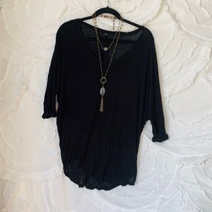 flowy crop sleeve black shirt!